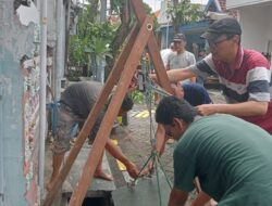 Perindah Lingkungan dan Antisipasi Banjir, Warga RT 9 di Surabaya Ini Kompak Kerja Bakti