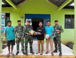 SATGAS PAMTAS RI-RDTL YONARHANUD 15/DBY POS NILULAT DAN POS INBATE SERAHKAN BANTUAN BIBIT TANAMAN DAN PERLENGKAPAN OLAHRAGA