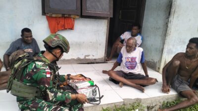 Yankes Gratis Pos Naikere Satgas Yonif 642/Kps Disambut Baik Oleh Warga Distrik Naikere