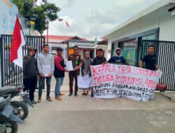 Puluhan Massa Geruduk Kejari Labuhanbatu, Minta Periksa Kades Sei Baru dan Inspektorat