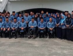 Mengenakan Kursi Roda, Bupati Edimin Pamit ke OPD di Labusel