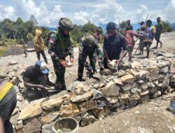 Satgas Yonif 112/DJ Bantu Pembangunan Gereja