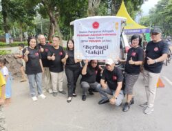 Tebarkan Kebaikan di Bulan Suci Ramadhan, BPW PERADIN JATIM Bagikan Takjil